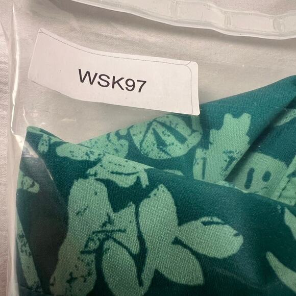 Rip Skirt Hawaii Adjustable Wrap Skirt Lightweight Green Tropical Print Size S - Picture 6 of 8